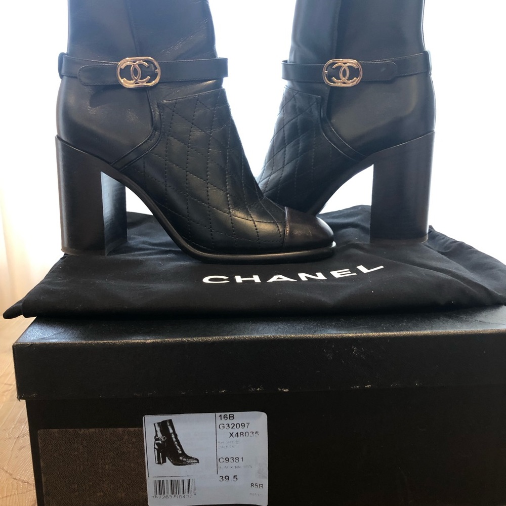 Authentic CHANEL boots! Sz. 39.5